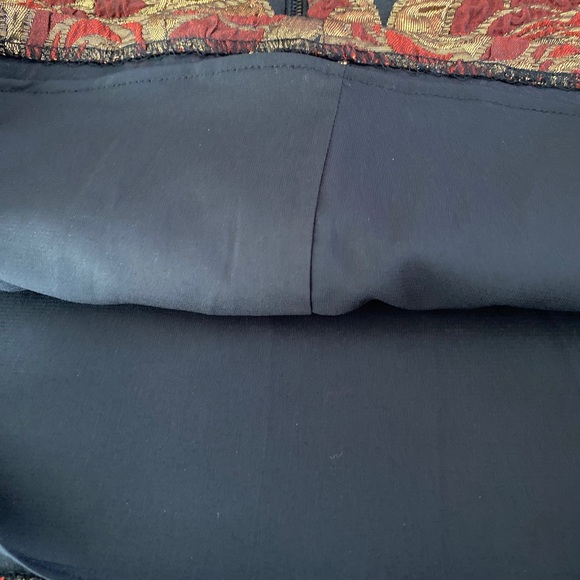 Alice & Olivia  size 0 skirt.  Beautiful fall colors with gold threading. - Picture 3 of 9